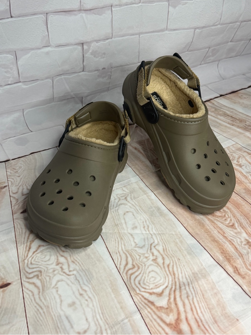 Crocs All Terrain Lined Clogs Olive Green Women’s Size 7‎ / Men’s Size 5